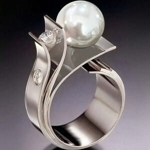Elegant Silver Pearl Ring size 6